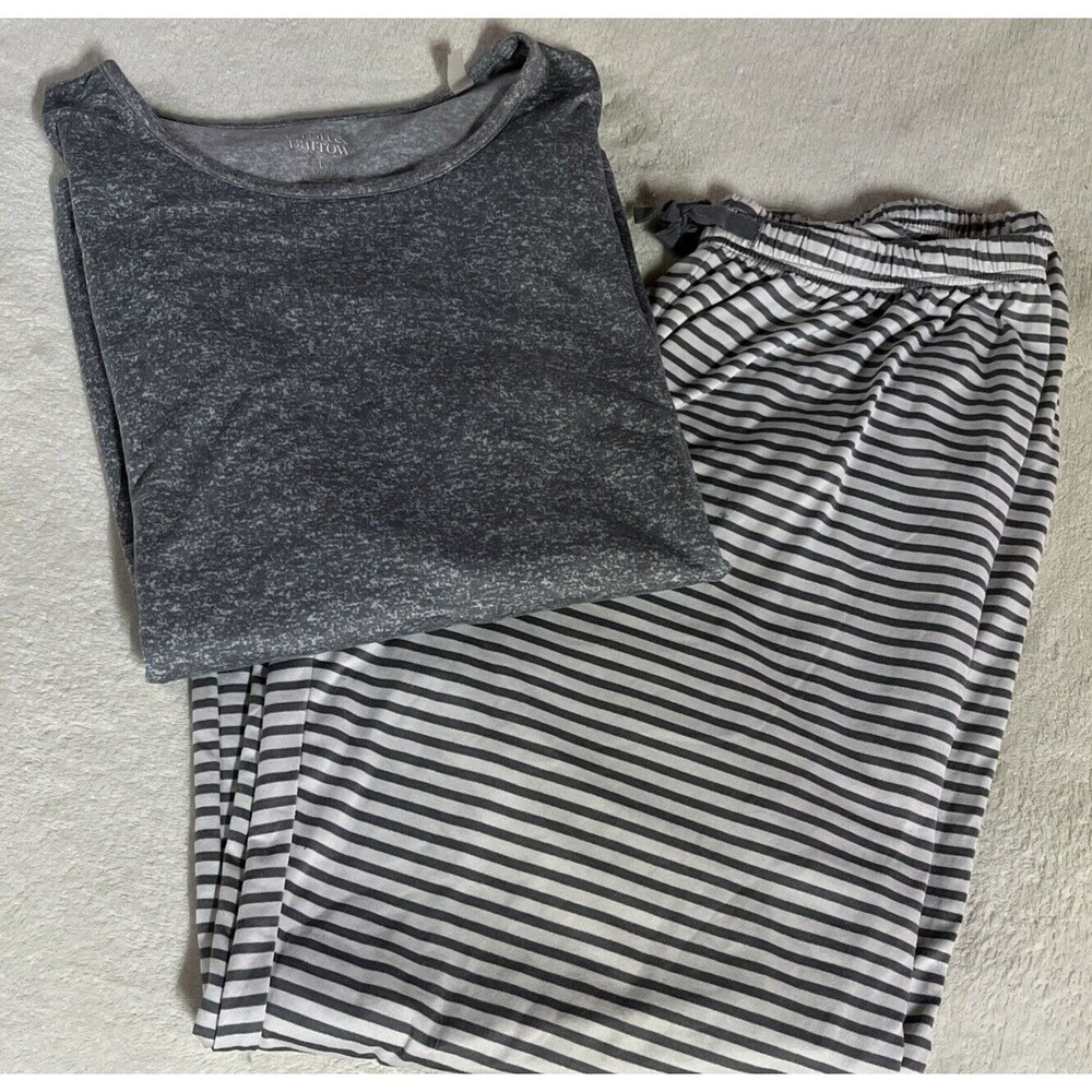 Croft & Barrow Womens Pajama Set Gray Top & Striped Pants Size Large Soft